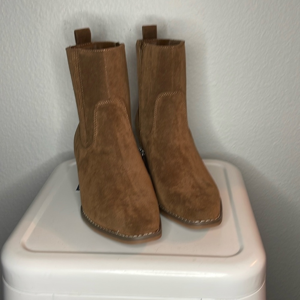 Universal Thread western style ankle boot